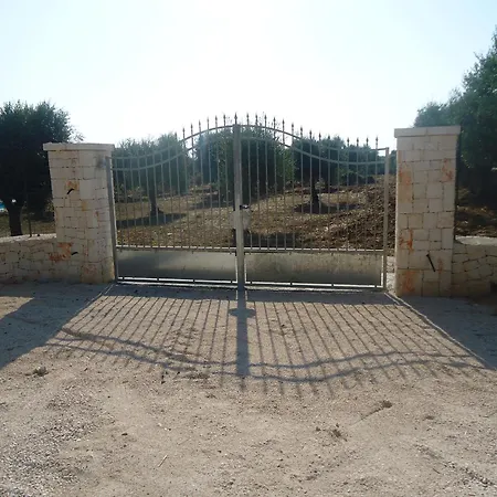 Trullo Del Paradiso And Pool